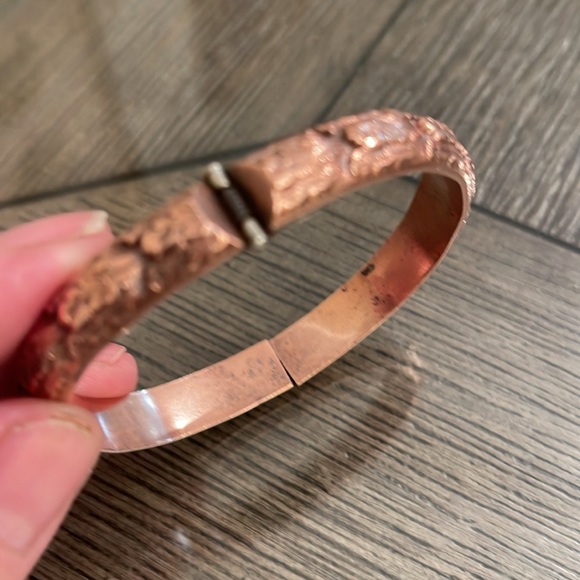 Whiting Davis Hinged Cuff Bracelet Copper Floral Leaf High Relief Signed Vintage - Picture 7 of 16